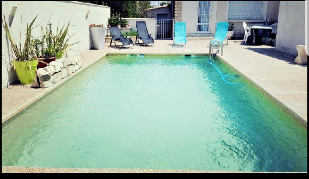 Suite Parentale Avec Petit Sejour Et Piscine Carpentras Exteriör bild